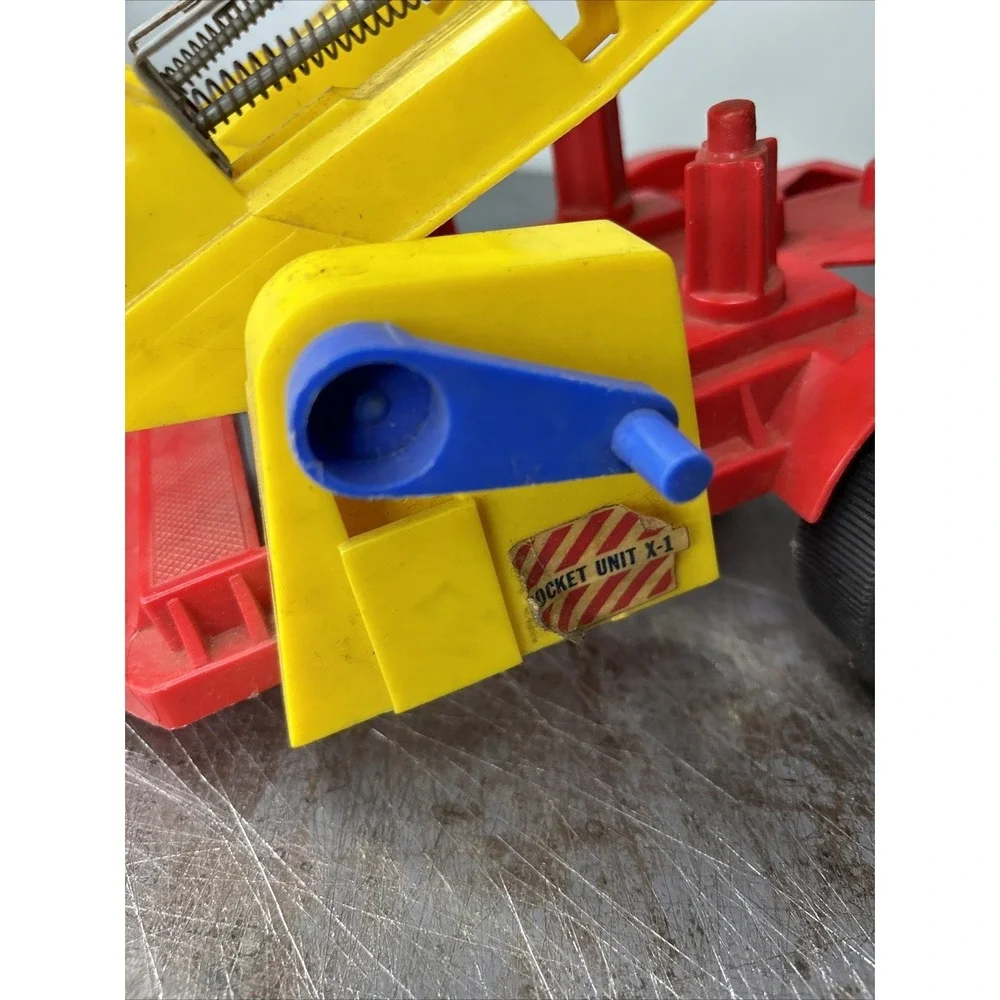 IDEAL MOON EXPLORER‎ Rocket Unit X-1 Launcher Trailer Red Yellow Playset